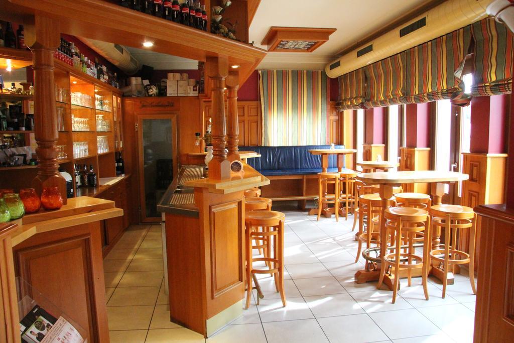 Hotel Jahnhaus Лангенфелд Екстериор снимка