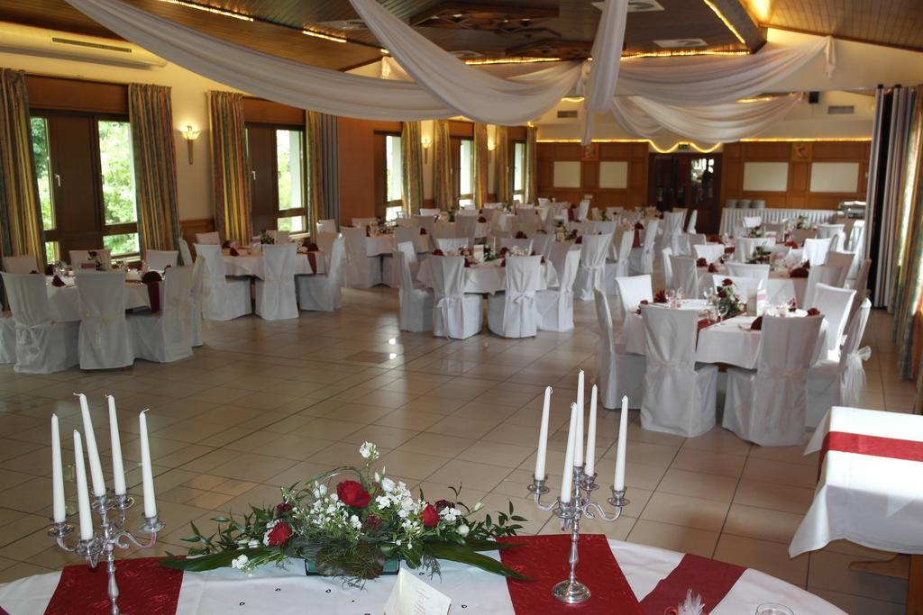 Hotel Jahnhaus Лангенфелд Екстериор снимка