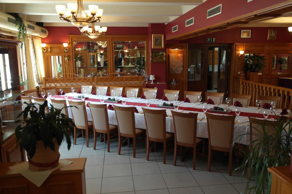 Hotel Jahnhaus Лангенфелд Екстериор снимка