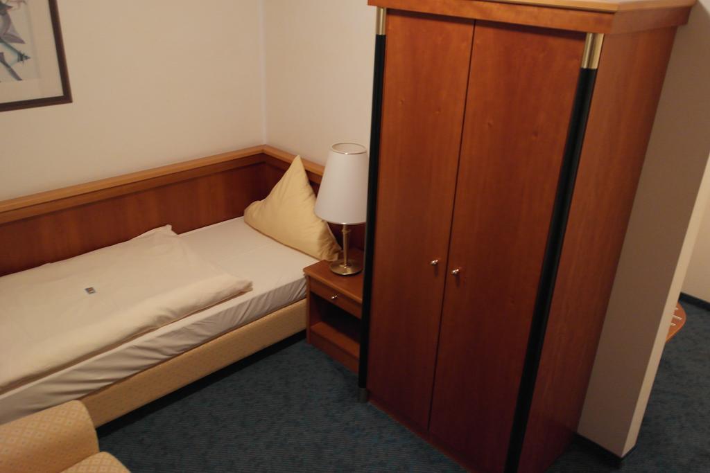 Hotel Jahnhaus Лангенфелд Стая снимка