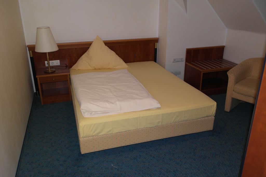 Hotel Jahnhaus Лангенфелд Стая снимка