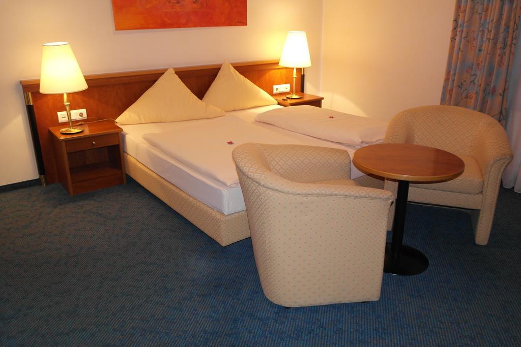Hotel Jahnhaus Лангенфелд Стая снимка